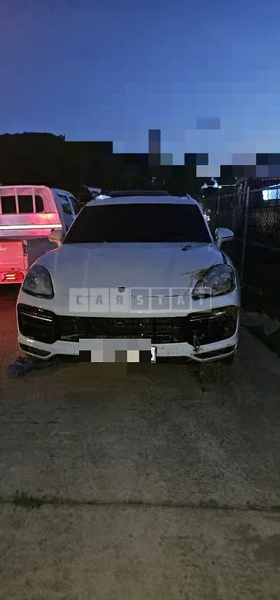 Photo 1 of 17: 2020 Porsche Cayenne Turbo — Korean insurance auction