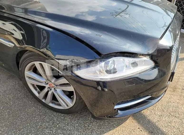 Photo 2 of 9: 2015 Jaguar XJ 3.0 — Korean insurance auction