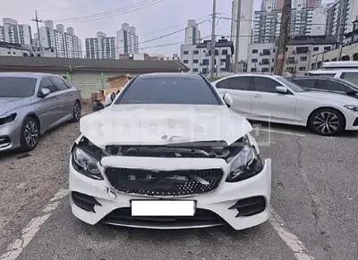 Photo 1 of 18: 2020 Mercedes-Benz E220d Coupe — Korean insurance auction