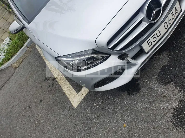 Photo 2 of 16: 2016 Mercedes-Benz C220d 4Matic, VIN WDDWF0FB7GF375981 — Korean insurance auction