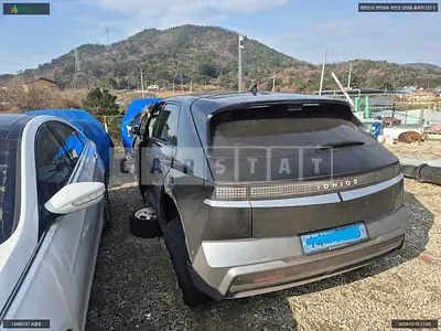 Photo 1 of 24: 2024 Hyundai IONIQ 5, VIN KMHKR81AFSU307538 — Korean insurance auction