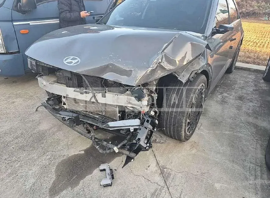 Photo 2 of 30: 2022 Hyundai IONIQ 5 Long Range Electric Car — Korean insurance auction