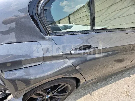Photo 2 of 8: 2017 BMW 320i — Korean insurance auction