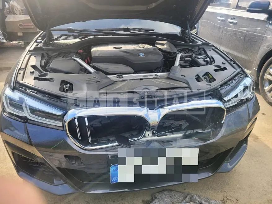 Photo 2 of 39: 2022 BMW 520i, VIN WBA11BH05NWX83965 — Korean insurance auction