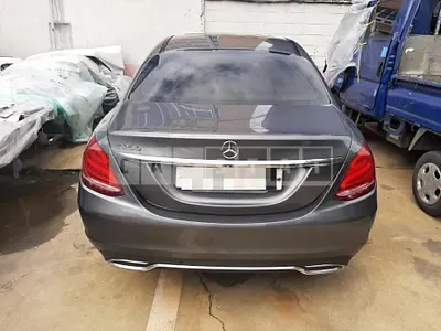 Photo 1 of 16: 2018 Mercedes-Benz C200, VIN WDDWF4CB4JF699795 — Korean insurance auction