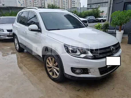 Photo 2 of 16: 2015 Volkswagen Tiguan 2.0 TDI Blue Motion, VIN WVGZZZ5NZFW526170 — Korean insurance auction