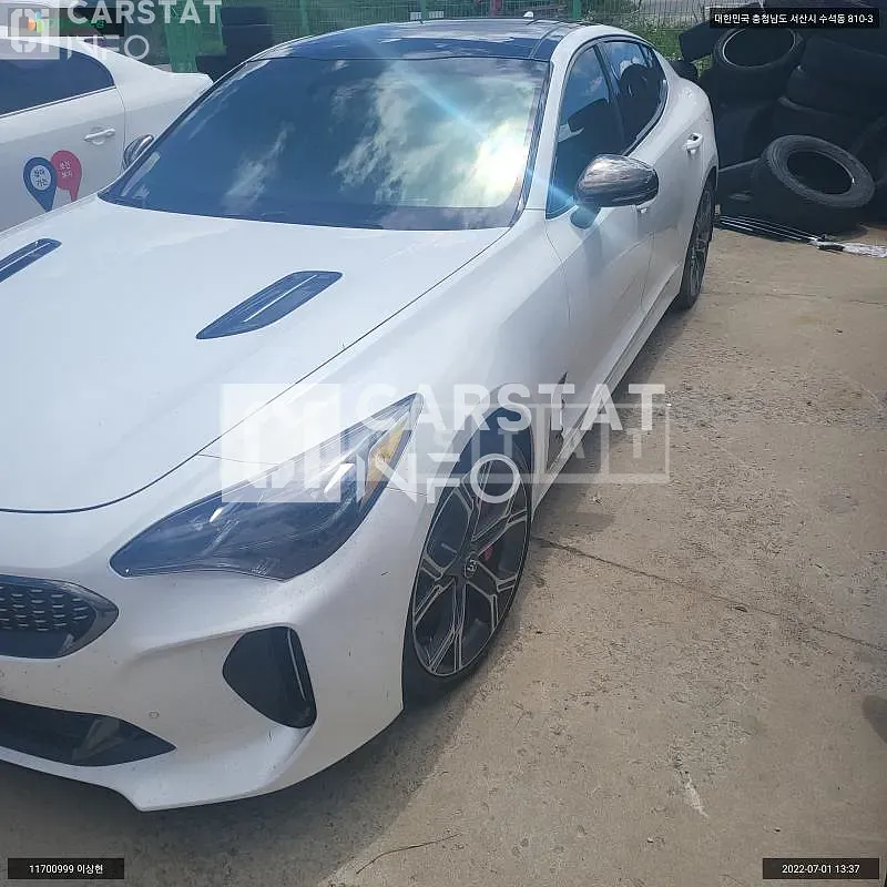 Photo 2 of 16: 2017 Kia Stinger, VIN KNAE751CDJS004356 — Korean insurance auction