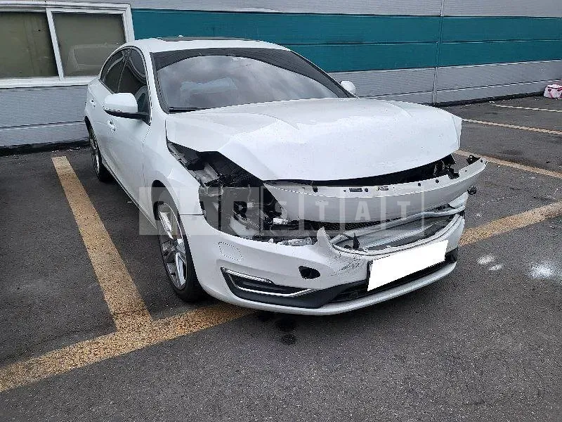 Photo 2 of 15: 2018 Volvo S60D4, VIN YV1FSA8BDJ2464396 — Korean insurance auction