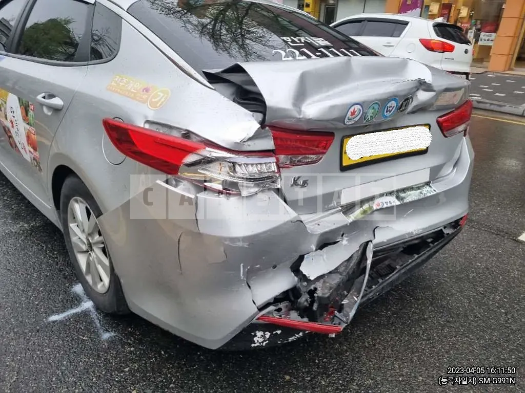Photo 2 of 5: 2016 Kia K5, VIN KNAGU416BGA104601 — Korean insurance auction