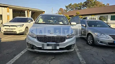 Photo 1 of 6: 2015 Kia Carnival 9 Seater — Korean insurance auction