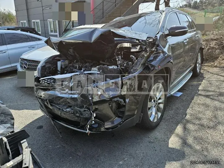 Photo 2 of 7: 2018 Kia Sorento 2.2 (4WD), VIN KNAPK81BDKA501751 — Korean insurance auction