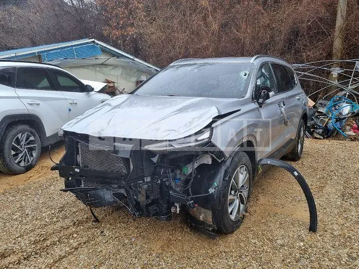 Photo 2 of 9: 2019 Hyundai Santa Fe TM 2.0 4WD, VIN KMHS281BDKU137495 — Korean insurance auction