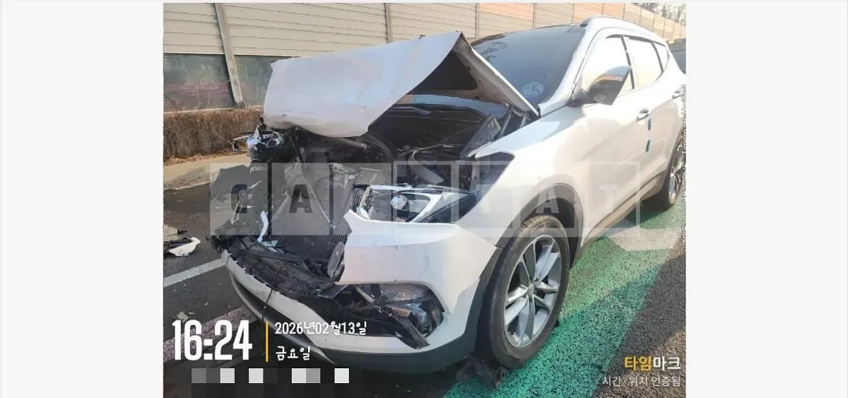 Photo 2 of 2: 2015 Hyundai Santa Fe DM Diesel — Korean insurance auction
