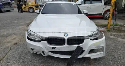 Photo 1 of 24: 2017 BMW 320d, VIN WBA8C5102HK643212 — Korean insurance auction