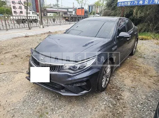 Photo 2 of 9: 2020 Kia K5 — Korean insurance auction