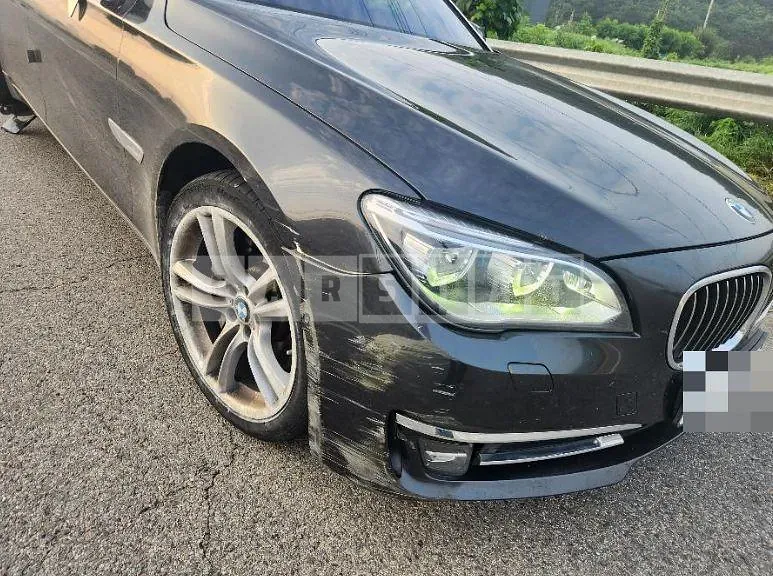 Photo 2 of 4: 2015 BMW 750Ld xDrive — Korean insurance auction