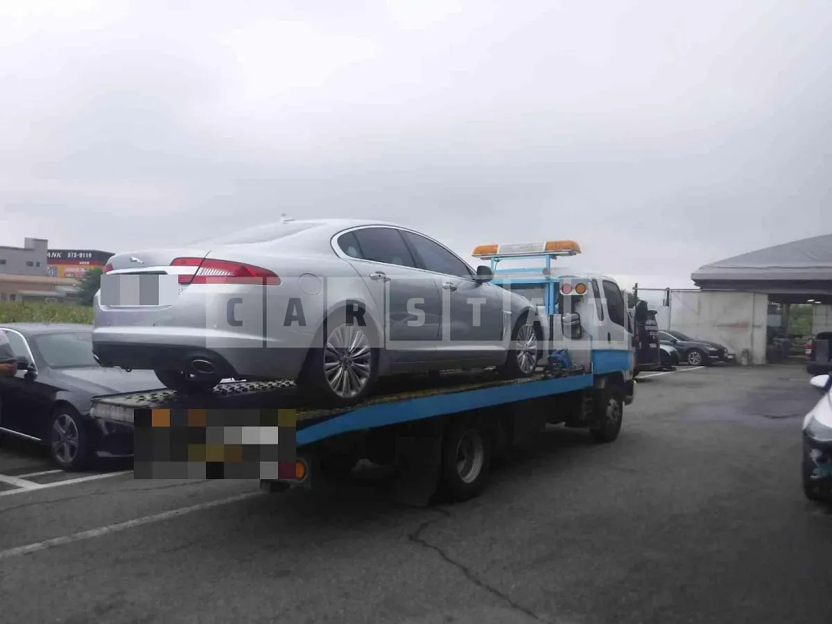 Photo 2 of 21: 2014 Jaguar XF 3.0SC — Korean insurance auction