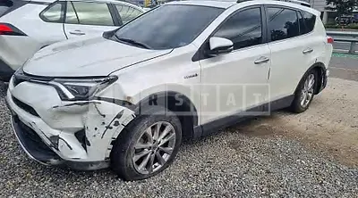 Photo 1 of 37: 2016 Toyota RAV4 Hybrid, VIN JTMDJREV2GD024262 — Korean insurance auction