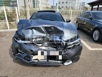 Photo 1 of 14: 2020 BMW 320i Luxury — Korean insurance auction