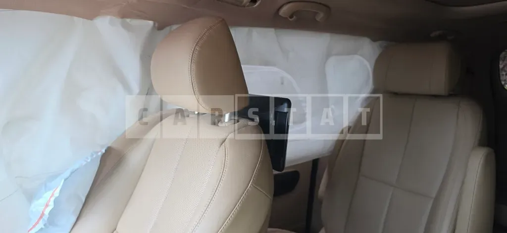 Photo 2 of 7: 2019 Kia Carnivals — Korean insurance auction