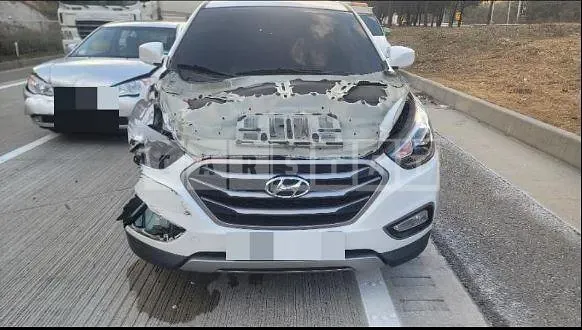 Photo 2 of 8: 2015 Hyundai Tucson ix — Korean insurance auction