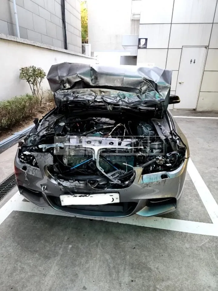 Photo 2 of 24: 2016 BMW 520d, VIN WBA5E5102GG204932 — Korean insurance auction