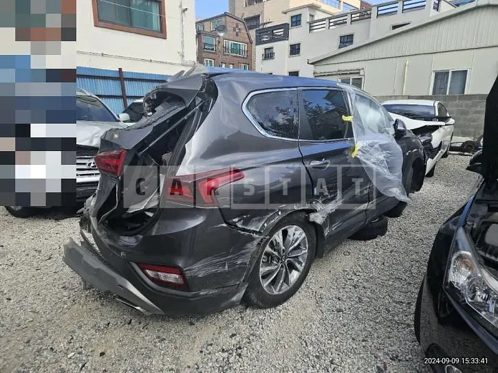 Photo 2 of 30: 2018 Hyundai Santa Fe 2.0T (TM) — Korean insurance auction