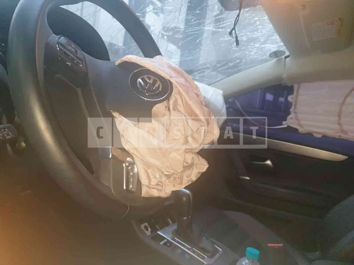 Photo 2 of 16: 2015 Volkswagen CC 2.0 TSI, VIN WVWZZZ3CZFE814149 — Korean insurance auction