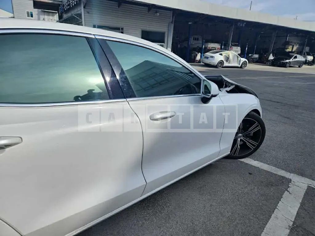 Photo 2 of 27: 2020 Volvo S60 T5, VIN 7JRZS102DLG048655 — Korean insurance auction