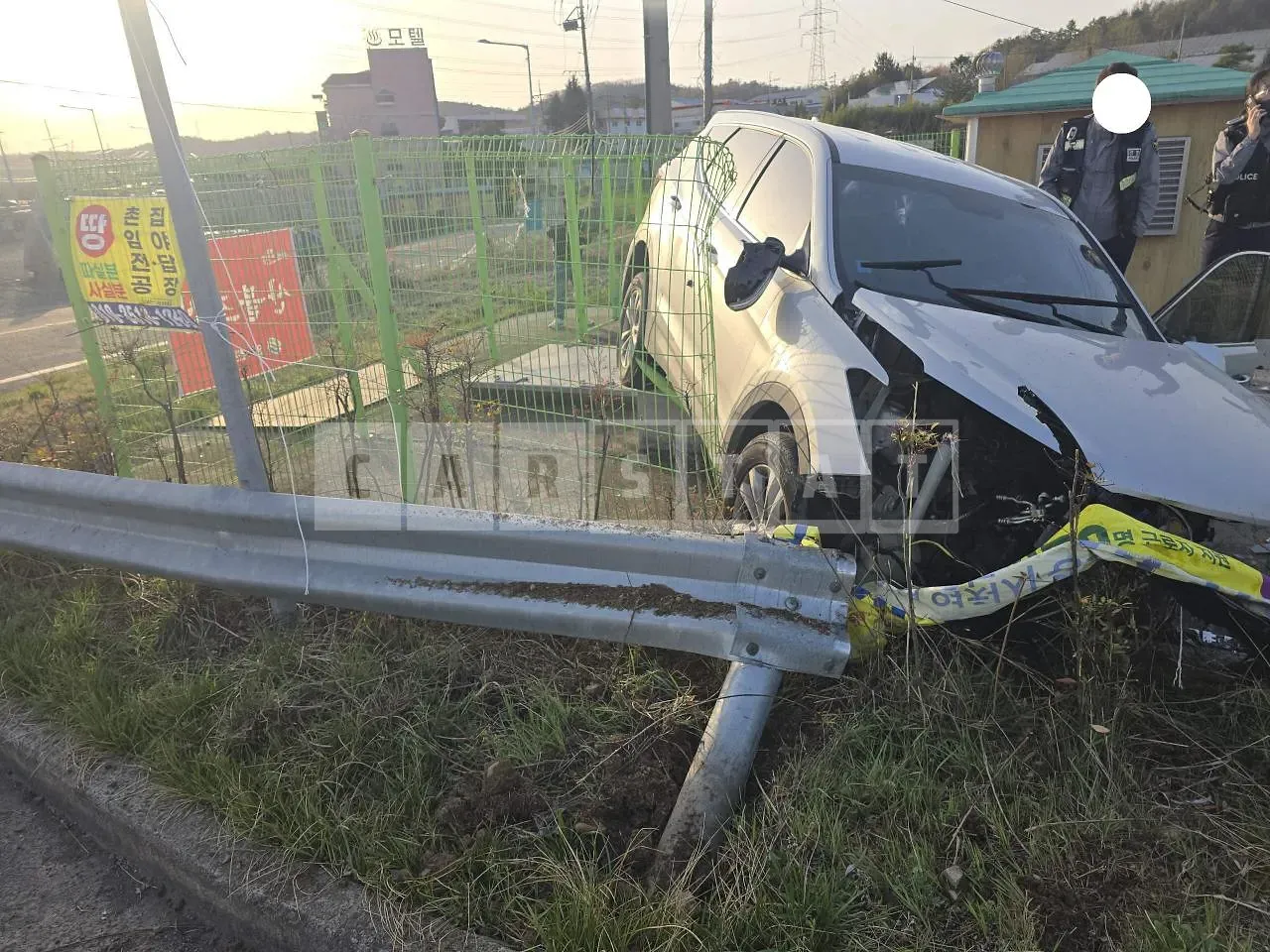 Photo 2 of 18: 2015 Hyundai Santa Fe, VIN KMHSU81UBGU562966 — Korean insurance auction