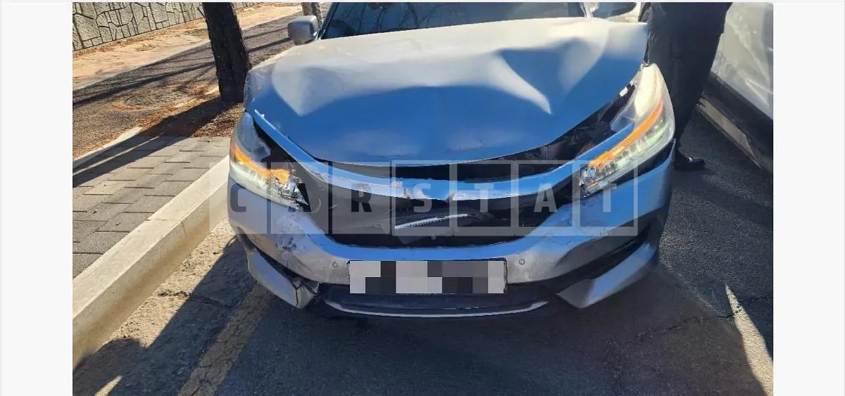 Photo 2 of 8: 2017 Honda Accord Hybrid — Korean insurance auction