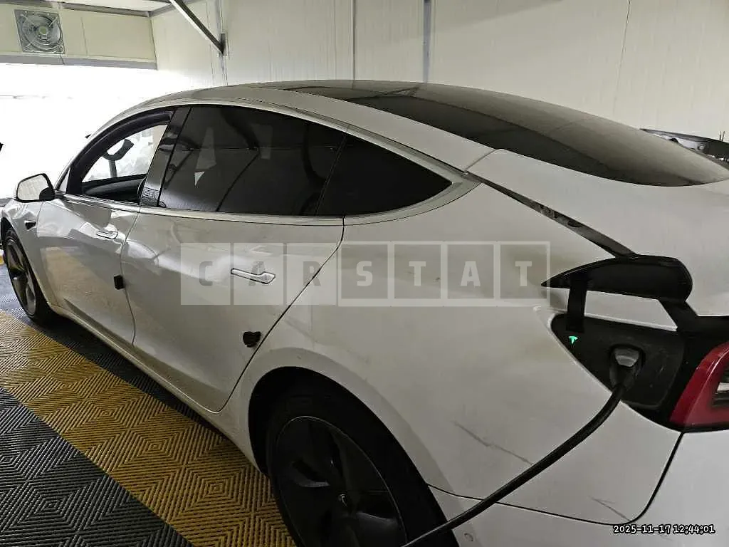 Photo 2 of 25: 2020 Tesla Model 3 Standard Range Plus RWD — Korean insurance auction