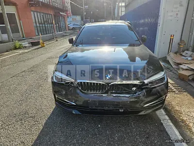 Photo 1 of 35: 2020 BMW 520i Luxury — Korean insurance auction