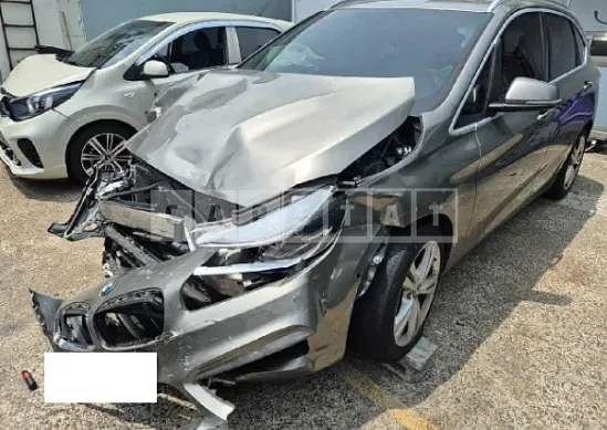 Photo 2 of 14: 2015 BMW Active Tourer — Korean insurance auction