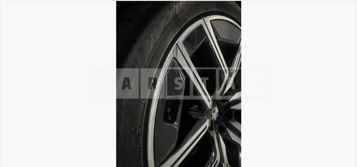 Photo 2 of 25: 2024 BMW 740i xDrive — Korean insurance auction