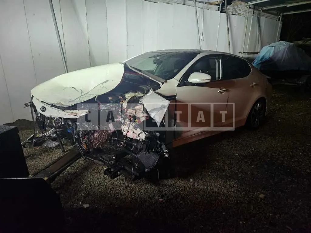 Photo 2 of 2: 2015 Kia K5, VIN KNAGM419BFA572284 — Korean insurance auction