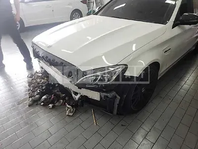 Photo 1 of 20: 2018 Mercedes-Benz C63 — Korean insurance auction
