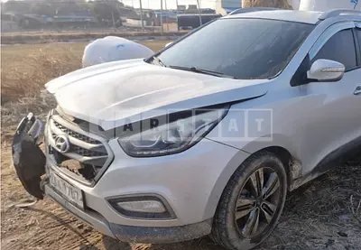 Photo 1 of 18: 2015 Hyundai Tucson, VIN KMHJT81VDFU069740 — Korean insurance auction