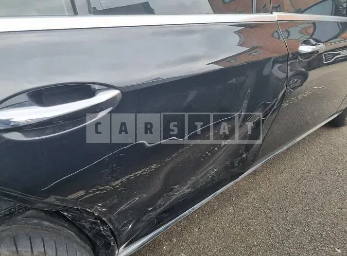 Photo 2 of 15: 2021 Mercedes-Benz E300 e 4Matic, VIN W1KZF5EB1MA956526 — Korean insurance auction
