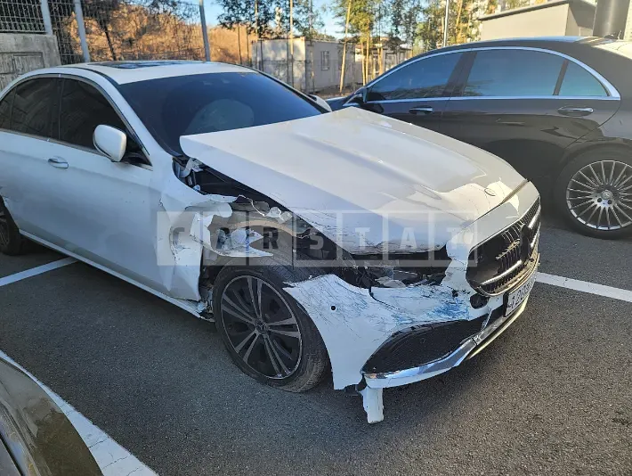 Photo 2 of 15: 2021 Mercedes-Benz E250, VIN W1KZF4FBXMA959448 — Korean insurance auction