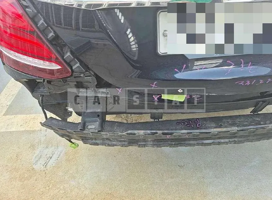 Photo 2 of 37: 2018 Mercedes-Benz E300 4Matic — Korean insurance auction