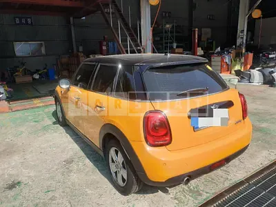 Photo 1 of 9: 2015 MINI Cooper D Five-Door — Korean insurance auction