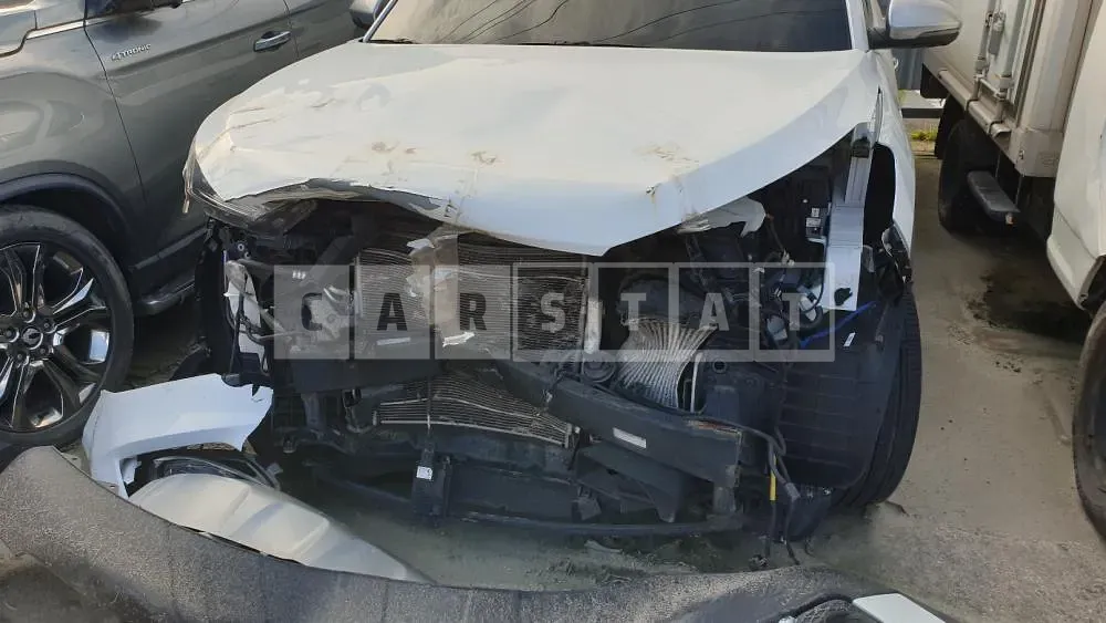 Photo 2 of 18: 2019 Hyundai Tucson, VIN KMHJ5812GLU185228 — Korean insurance auction