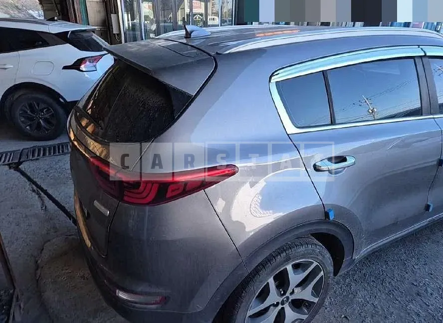Photo 2 of 10: 2018 Kia Sportage — Korean insurance auction