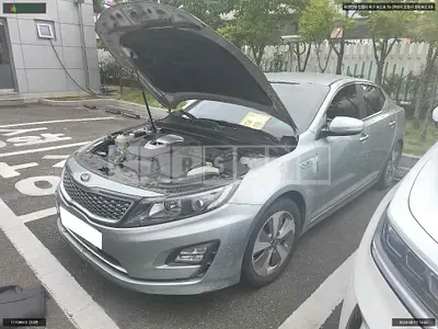 Photo 1 of 14: 2015 Kia K5 Hybrid, VIN KNAGN41CBFA091621 — Korean insurance auction