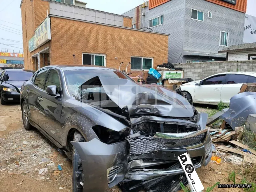 Photo 2 of 13: 2016 Infiniti Q70 3.7, VIN JNKBY11E4GM580100 — Korean insurance auction