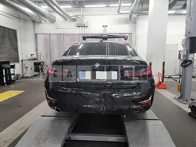Photo 1 of 11: 2022 BMW 320e — Korean insurance auction