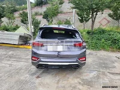 Photo 1 of 7: 2018 Hyundai Santa Fe 2.0 (4WD) — Korean insurance auction