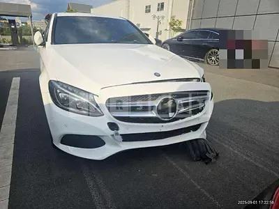 Photo 1 of 25: 2016 Mercedes-Benz C200 — Korean insurance auction