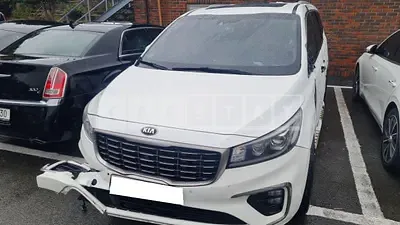 Photo 1 of 21: 2018 Kia Carnival, VIN KNAME81ABKS451163 — Korean insurance auction
